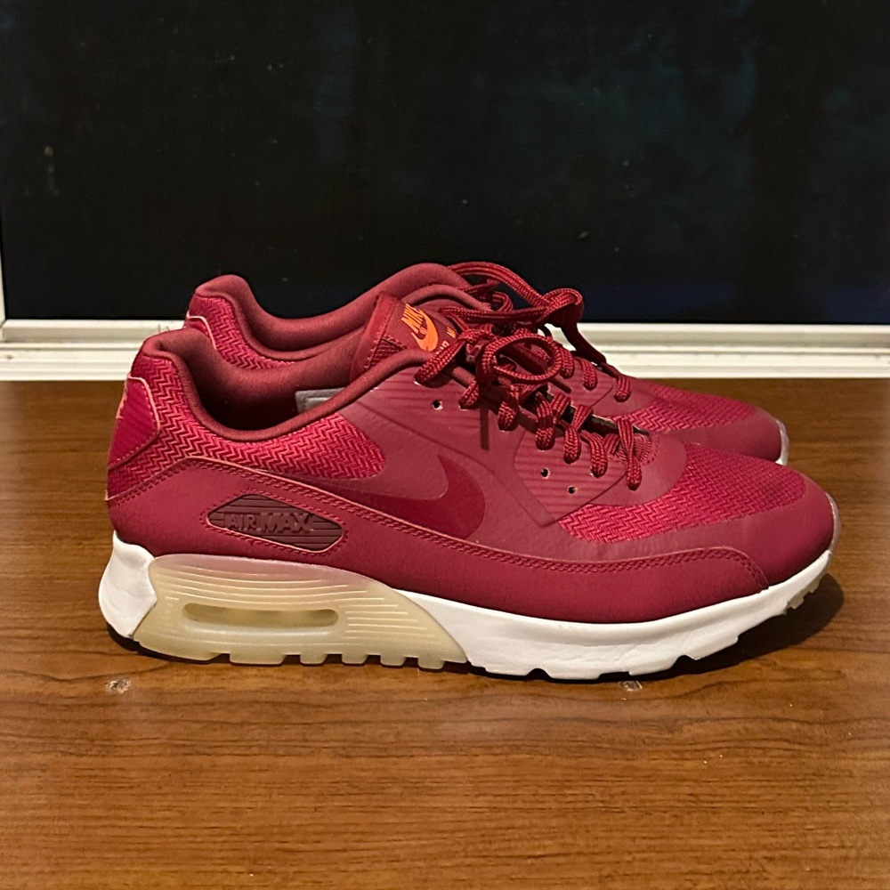 Nike Women’s Air Max 90 Ultra Noble Red Summit White 845110-600 Size 9 1/2